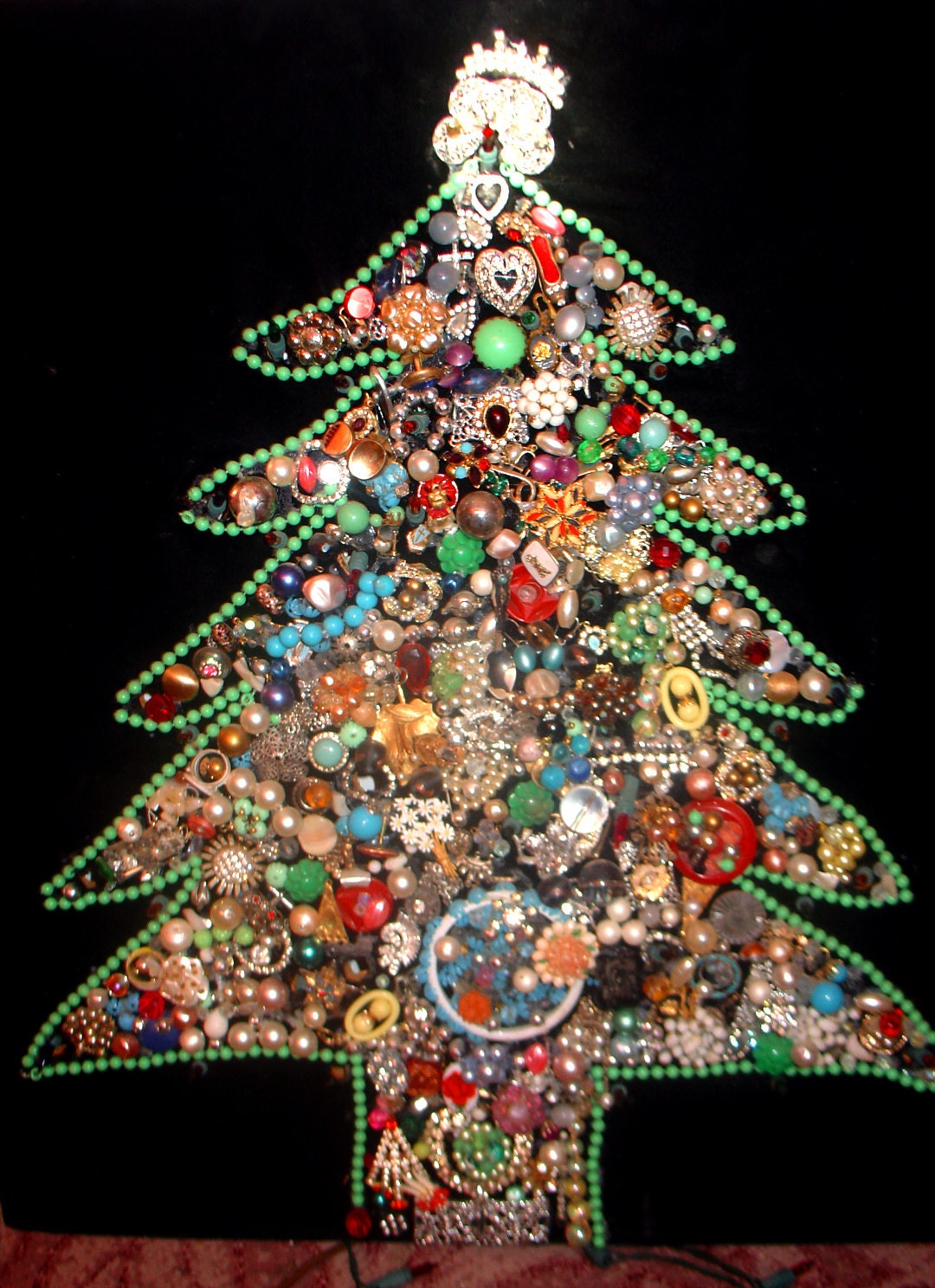 O' CHRISTMAS TREE. Vintage Rhinestone Costume Jewelry Christmas Tree. Lights up. Velvet Backround. Large