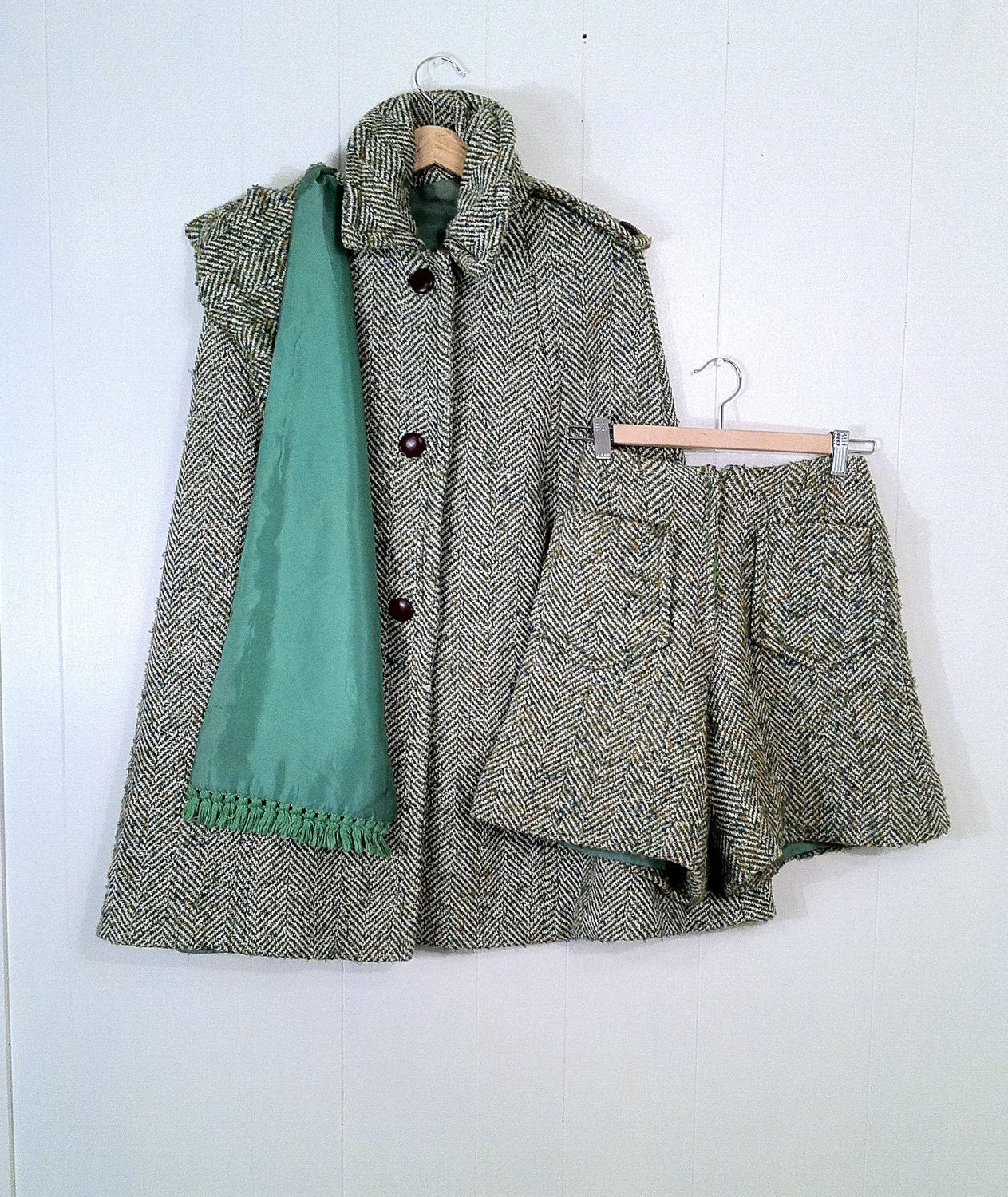 RESERVE POUR DANIELE Mod 60s Wool Green Tweed Herringbone Cape, Shorts and Scarf Set - Handmade by Cill Rice