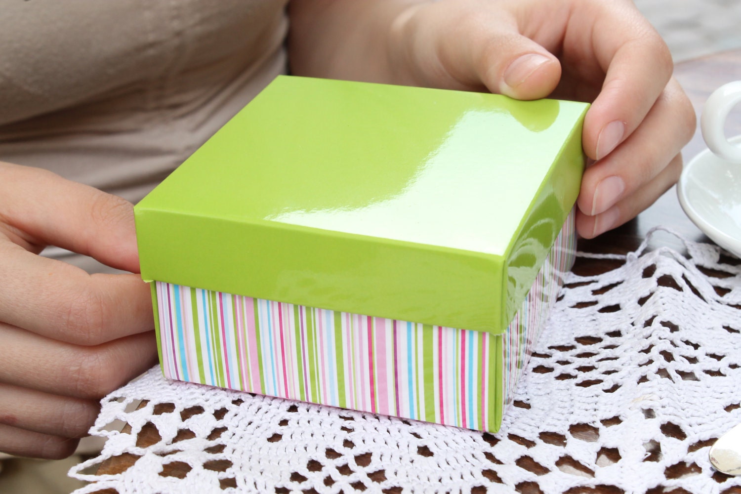 Art Pocket Mirror -- with beautiful handmade flowers -- Free shiping