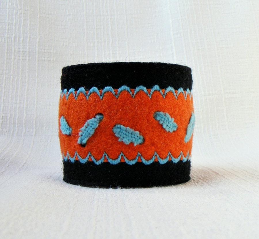 Handmade felt cuff bracelet black orange blue OOAK - LenteJulcsi