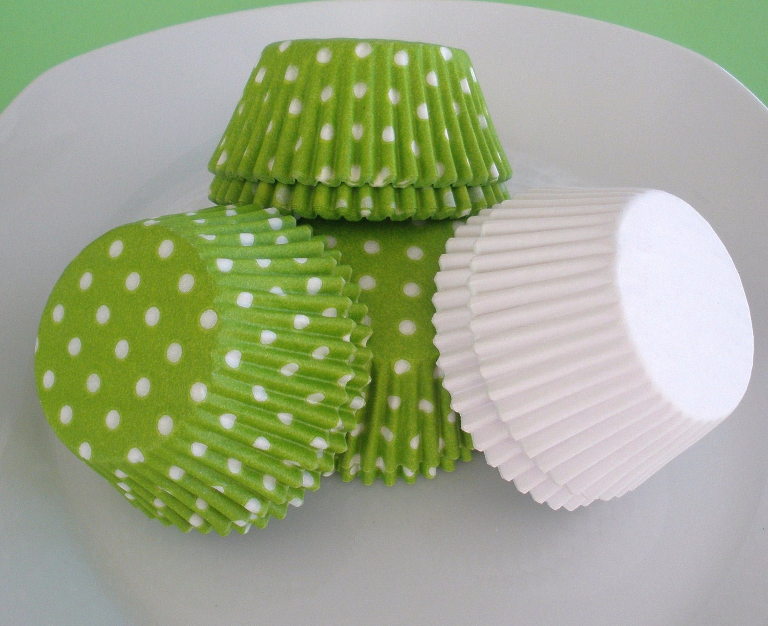 CupCake Liners, 80 Count..... Green w/ White Polka Dots...40 Ct....with 40 FREE Solid White Liners, Standard Size