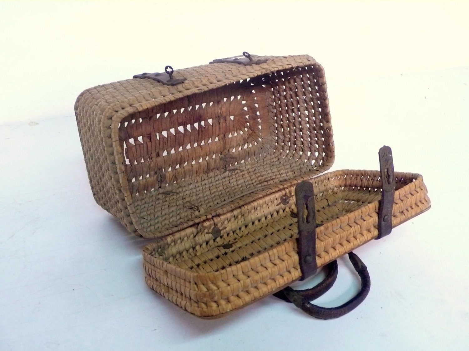 Antique art nouveau picnic basket