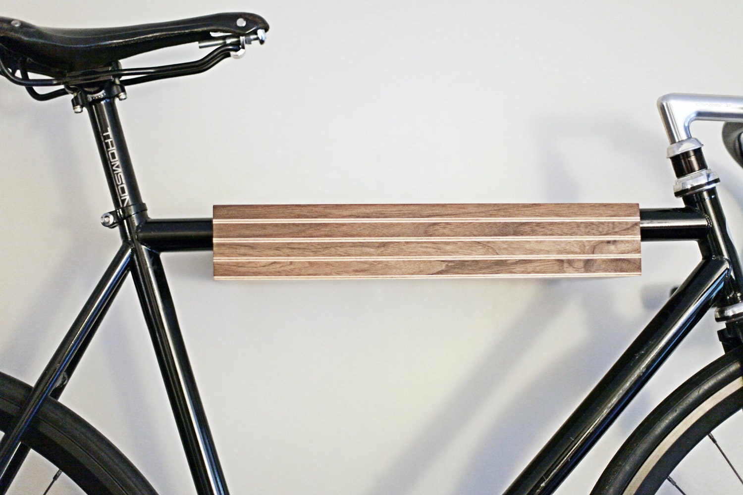 PINSTRIPe - Bike Shelf