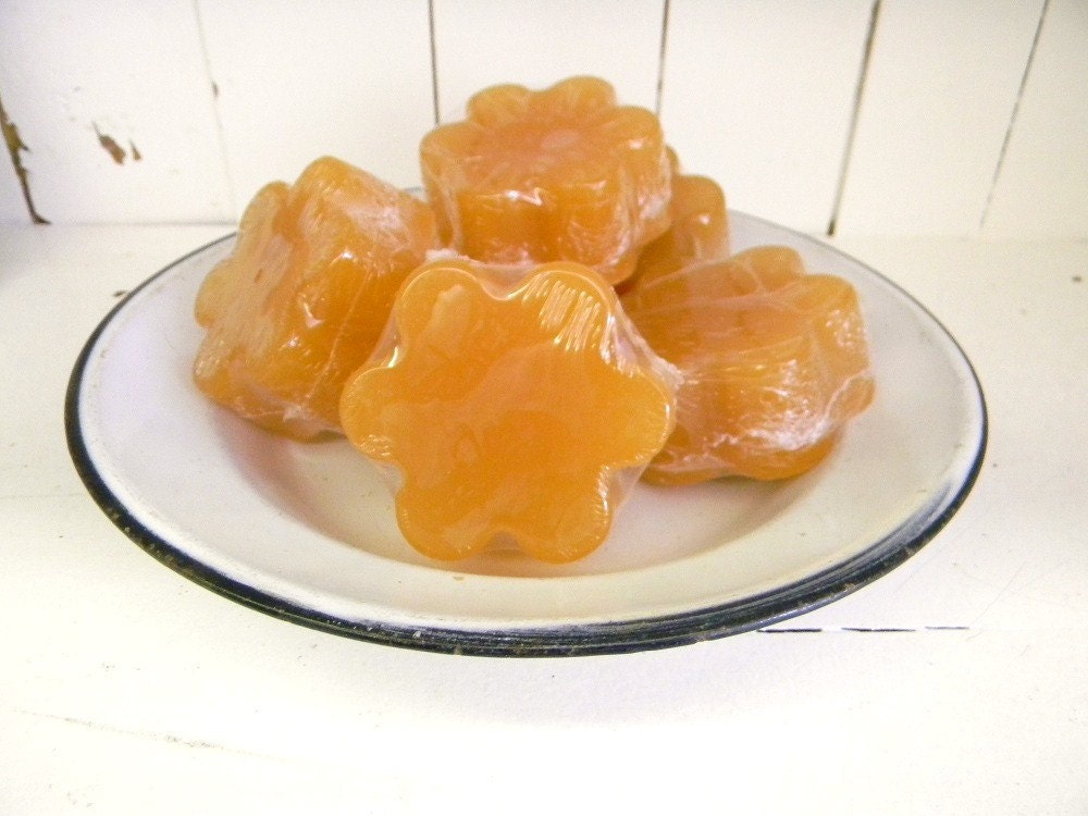 SHAVE SOAP - Honey Creme with Aloe and Bentonite Clay