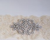wedding garter / bridal garter / lace garter with rhinestone applique