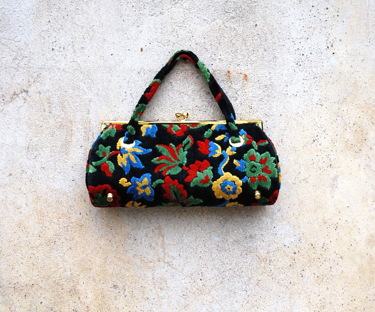 Vintage 1960s carpetbag floral purse/ chic 60s handbag/ velvet