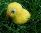 Needle Felted Chick / Waldorf-style Miniature Animal Toy/ Baby Animal Decoration / Nature Table Bird Figurine