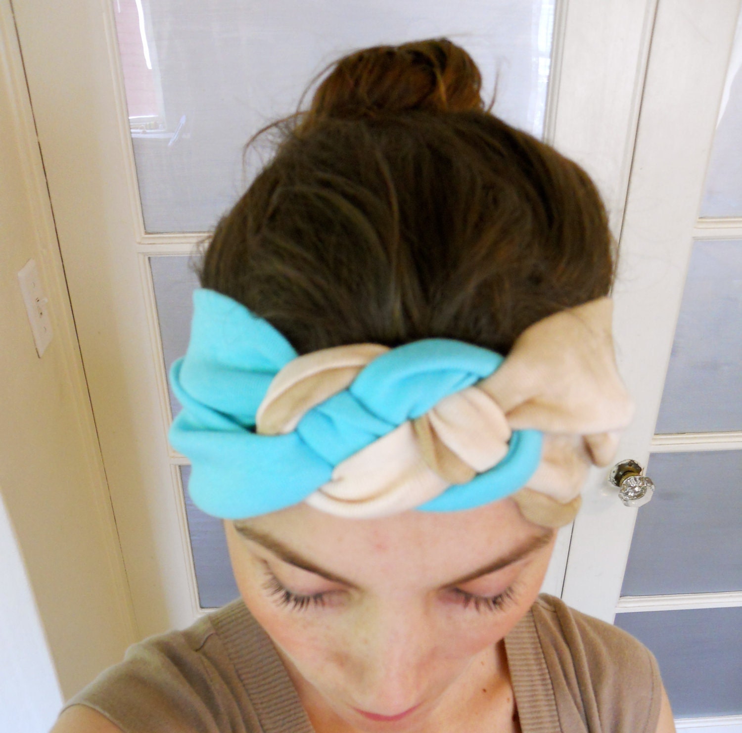 knotted turban Headband made of elastic fabric in Marble cream and aqua blue color