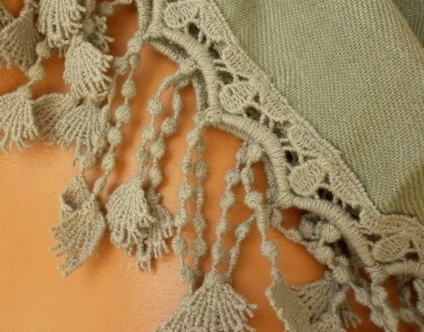 Women Pashmina Scarf - Cotton Scarf - - Cowl with Lace Edge - Light Green