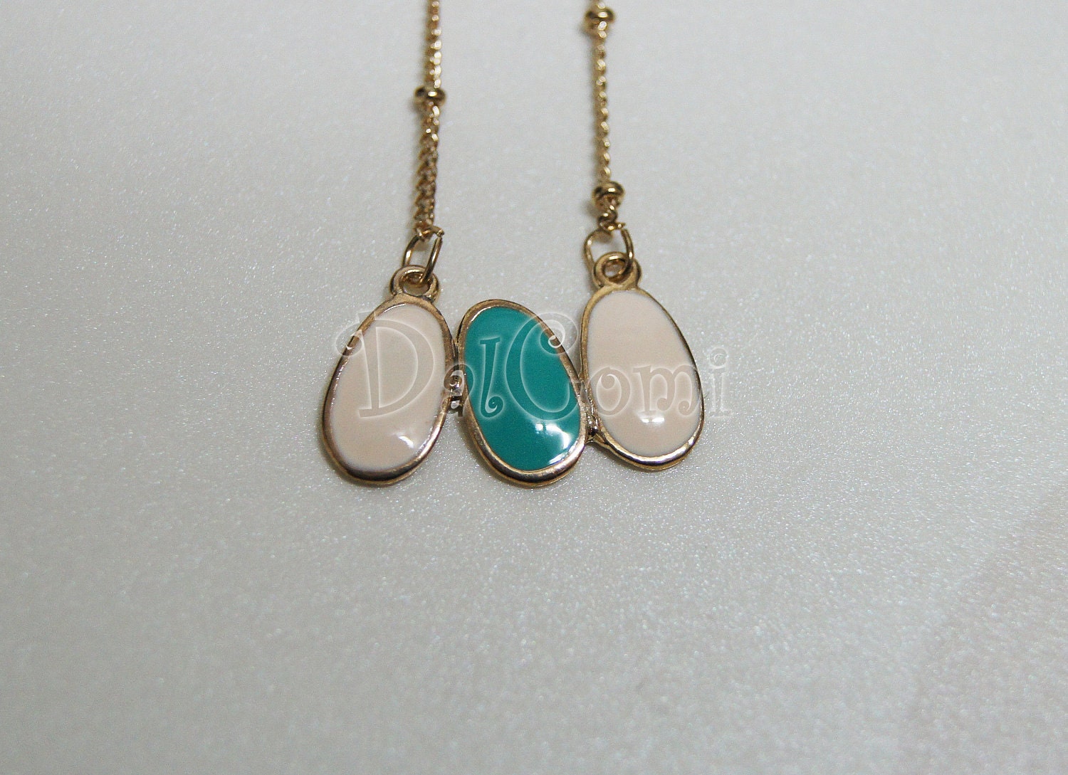 B82-Mint White Pebble Necklace