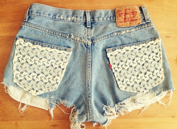 Lace pocket shorts high waisted (Size LARGE)