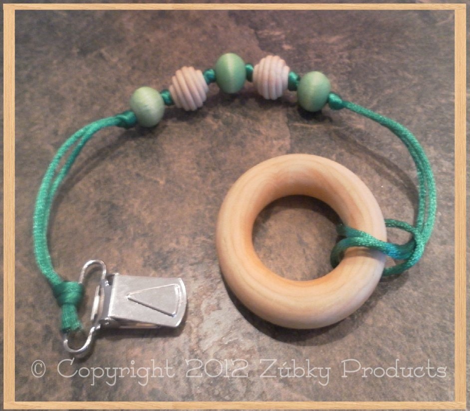 St. Patty's Day Irish Shamrock Zúbky Lasso for Your Wood Teether - Doubles as Binky Pacifier Clip or Sophie the Giraffe Leash and More