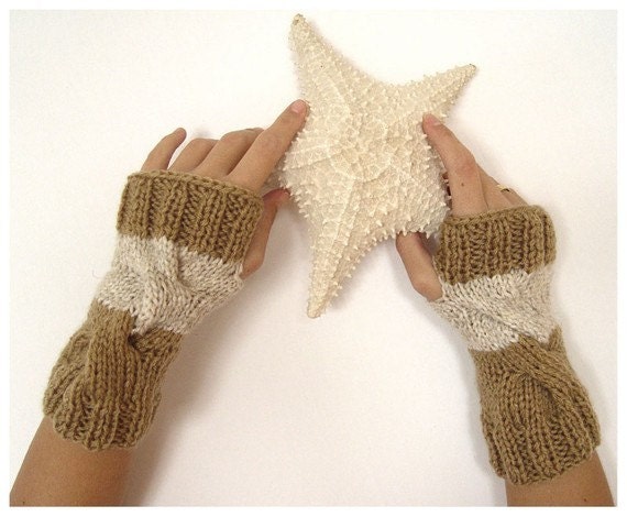 SALE. Earthy Brown Mittens.