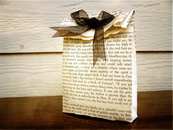 Vintage Book Gift Favor Bags - Set of 3 -Black Antique White -Vintage Wedding -Storybook Wedding -Librarian -Book Lover -Ecofriendly