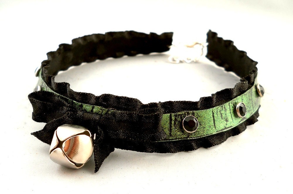 Metallic Emerald Green Black Leather Ruffle Ribbon and Bell with Onyx Crystals Collar Choker Necklace and Cuff Bracelets Goth Cosplay