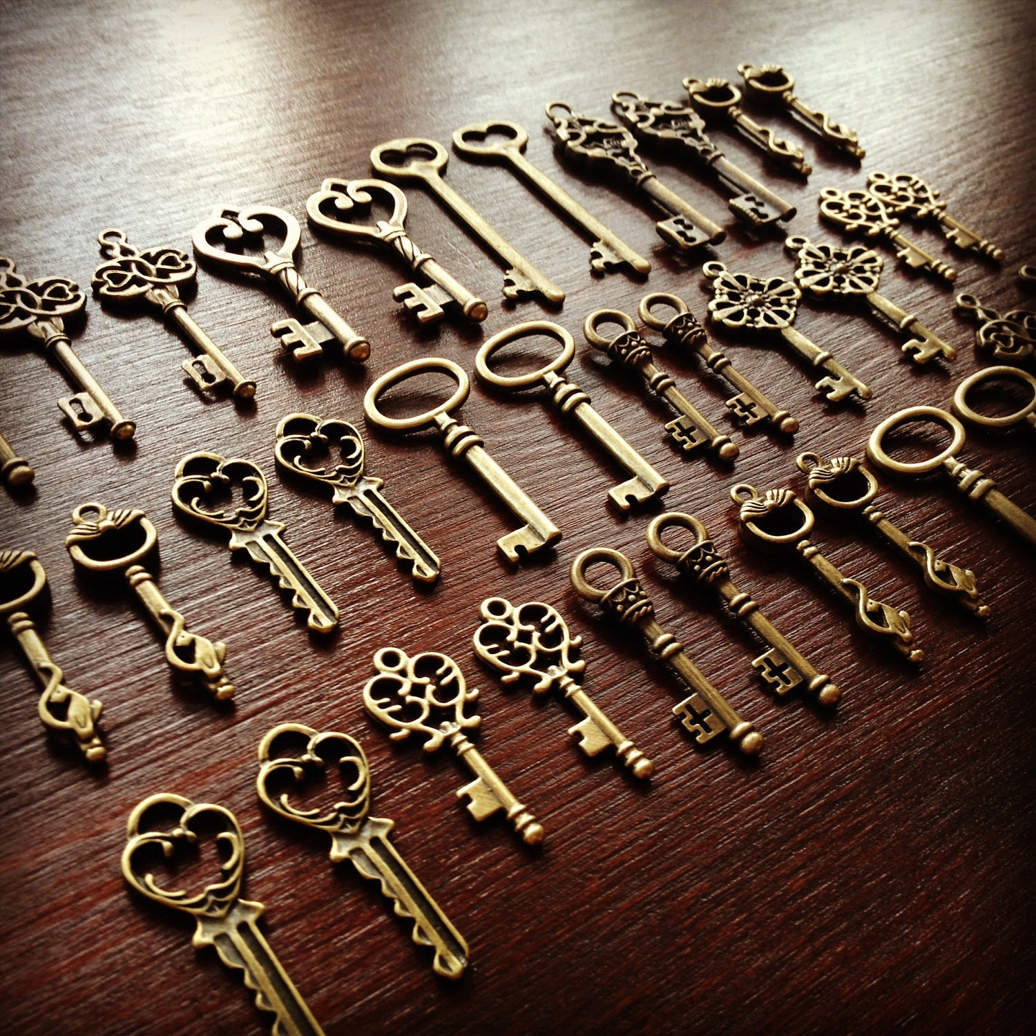 Keys to the Kingdom - 36 x Vintage Keys Antique Bronze Brass Skeleton Key Skeleton Keys Set