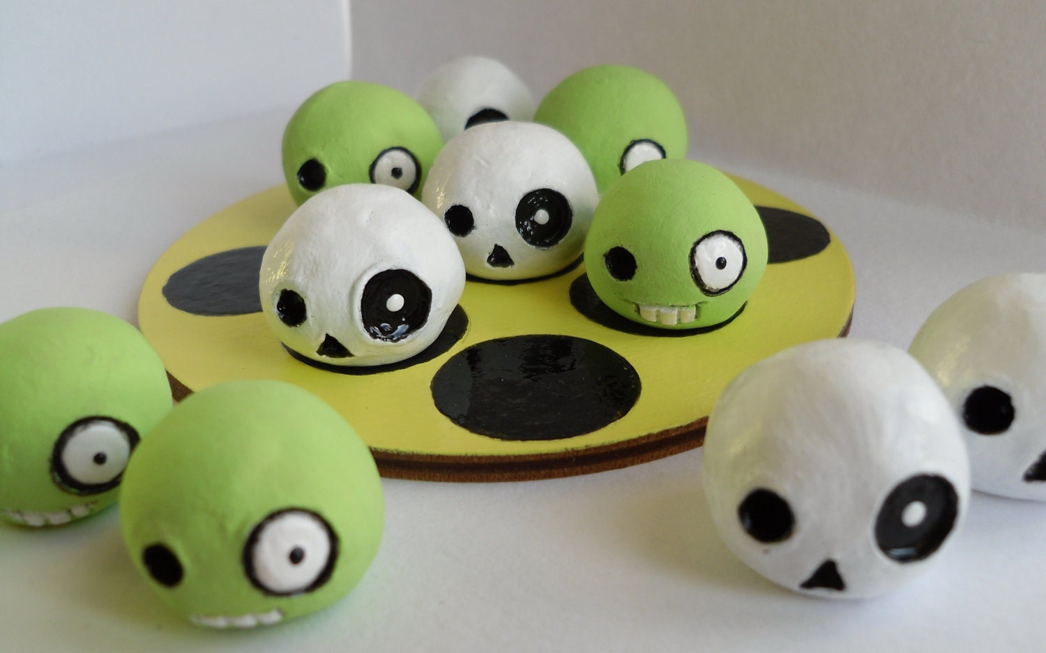 Tic Tac Toe - Handmade Board Game - Zombies' Heads Vs. Skulls - Clay Figurines
