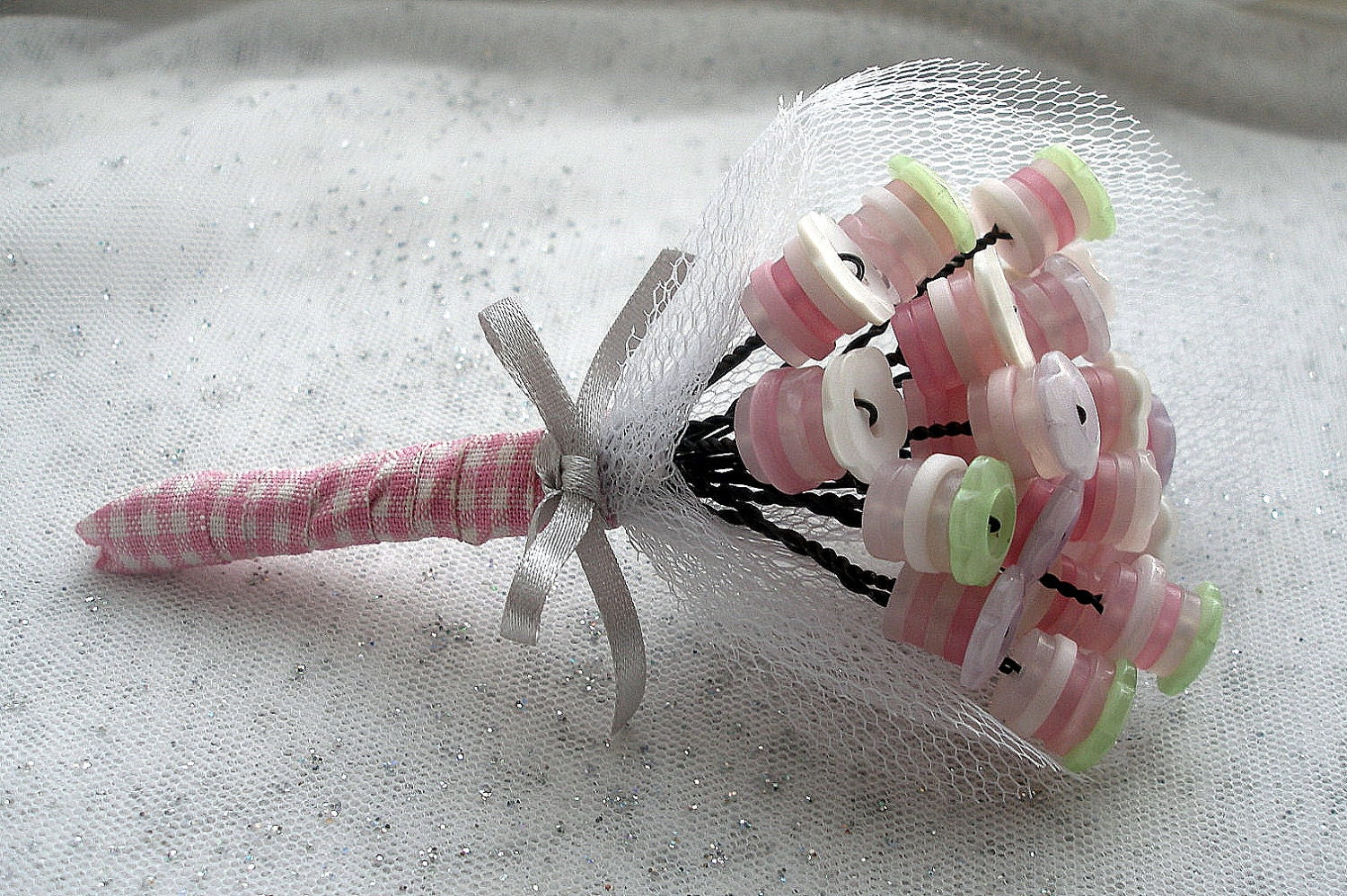Mini Button Bouquets / Posies for Gifts / Presents "Say it with Buttons"