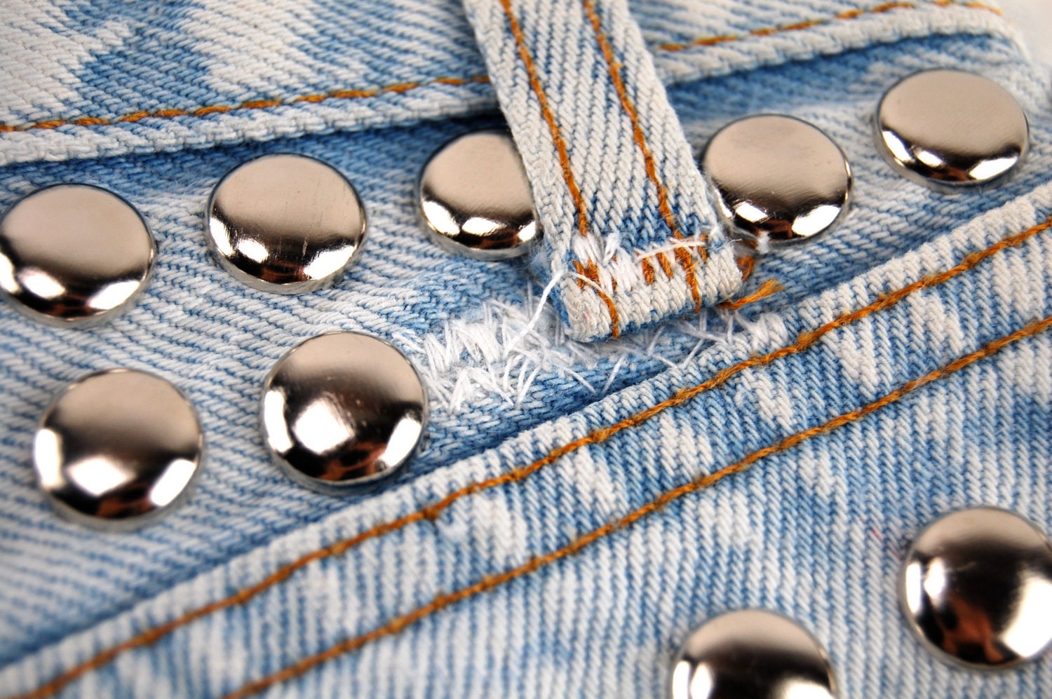 Acid Wash Blue Denim Studded Shorts Size 30 / Medium