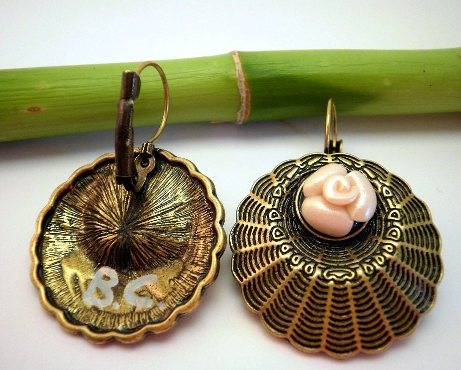 Rose Brass Earrings in White or Black, Vintage Inspired Handmade - Wedding favors, bridesmaid gifts