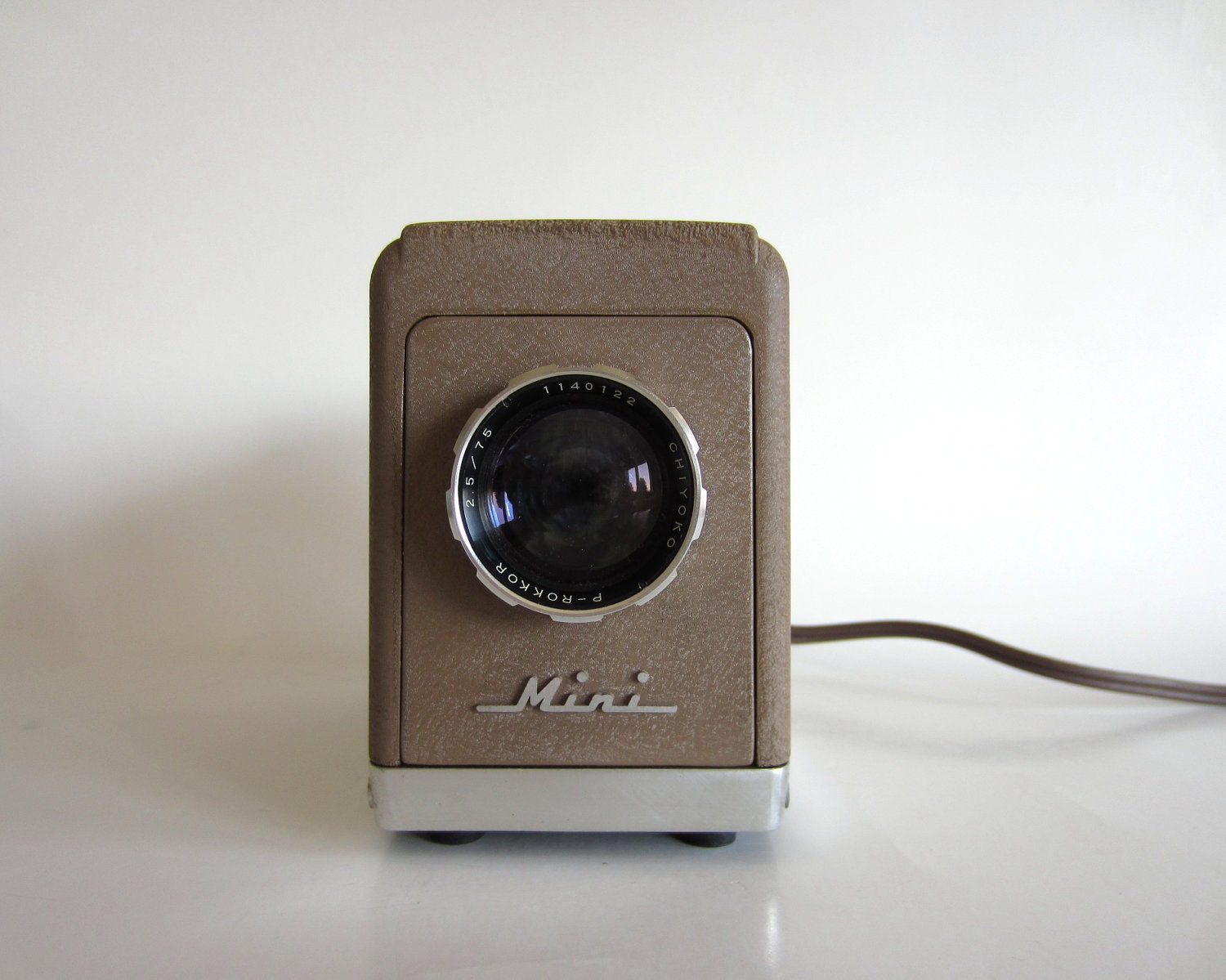 Minolta Mini Chiyoko 35mm Slide Projector with Case Made in Osaka Japan Mid Century Retro Vintage Photography Equipment