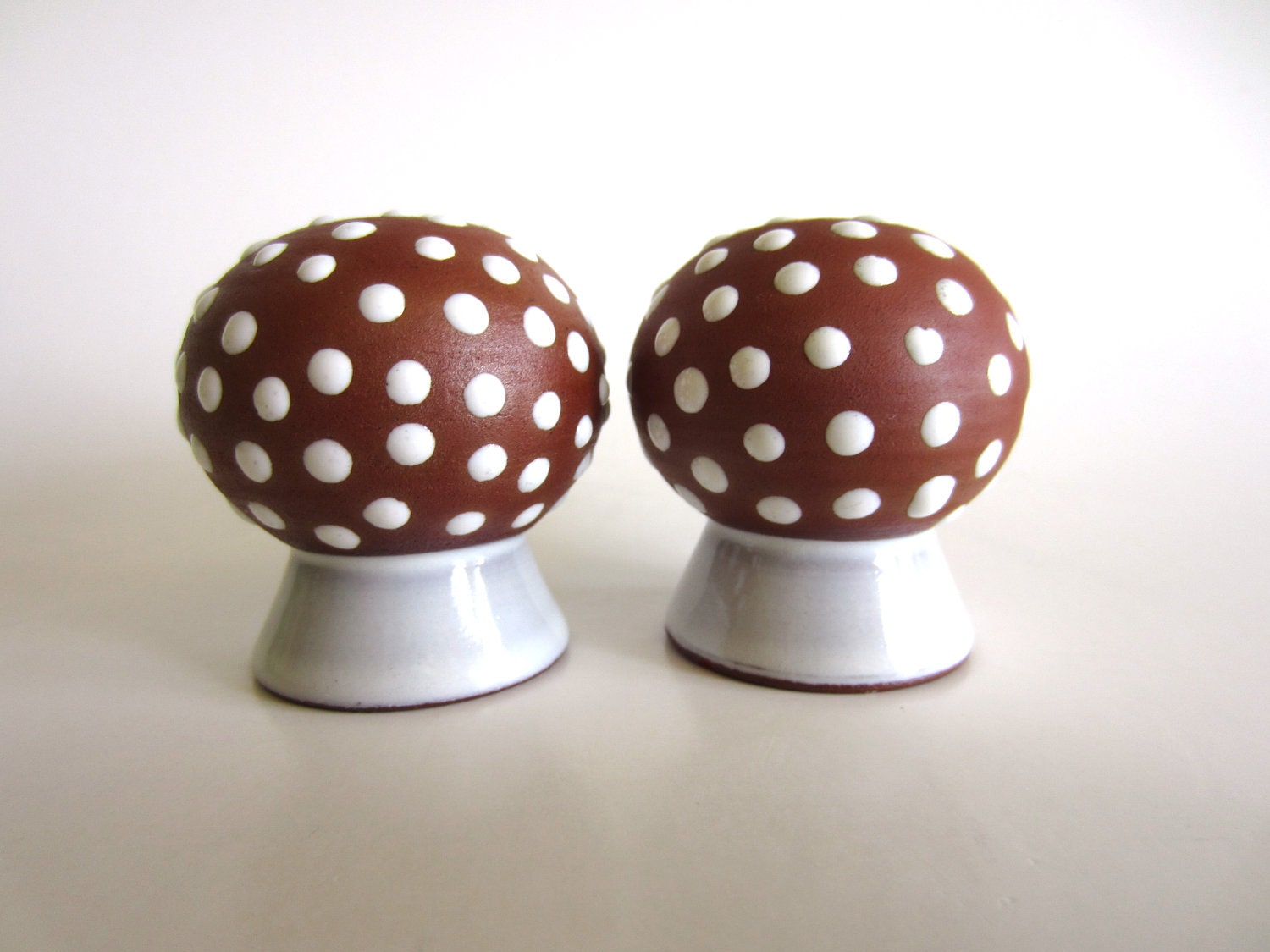 Zeuthen Denmark Cruet Set Salt and Pepper Shakers Mushroom Toadstool Redware White Polka Dot Glaze Mid Century Modern Scandinavian Pottery