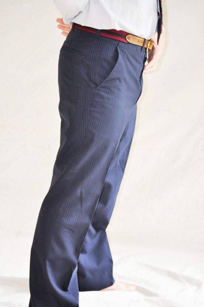 Men's Business Suit Navy Pin Striped 40R Vintage