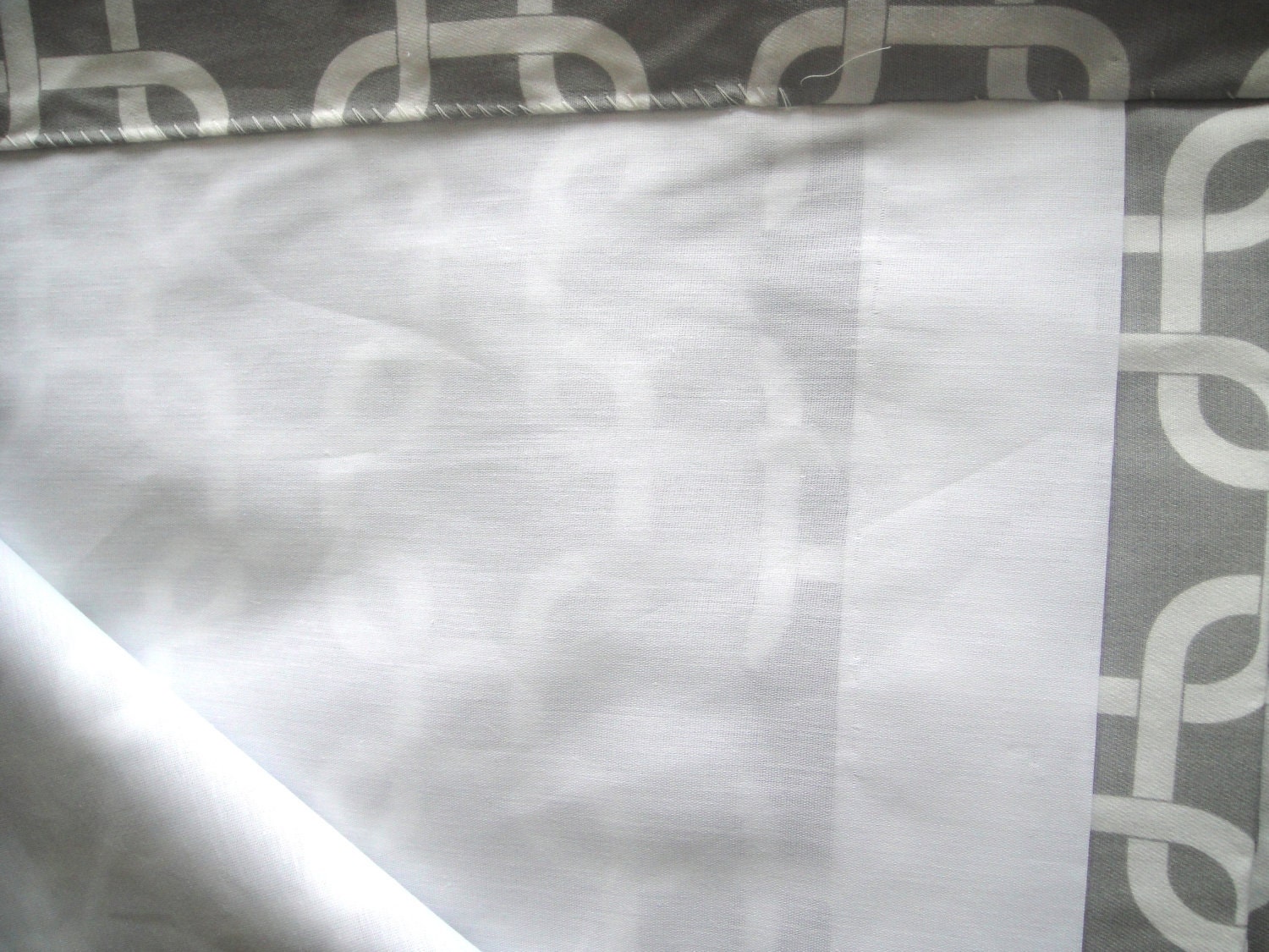 A Pair Of 50x90 Inch Flat Panels /Rod Pocket Draperies In Storm Grey/White Contemporary Print