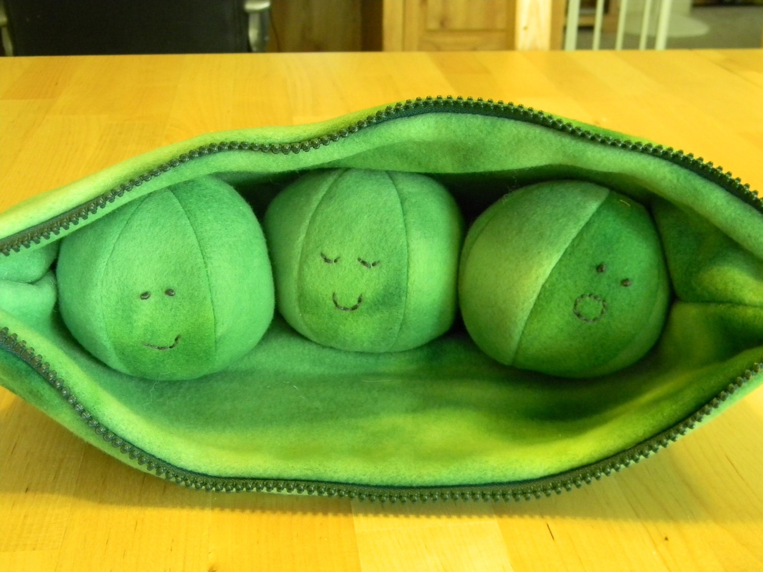 3 peas in a pod plush