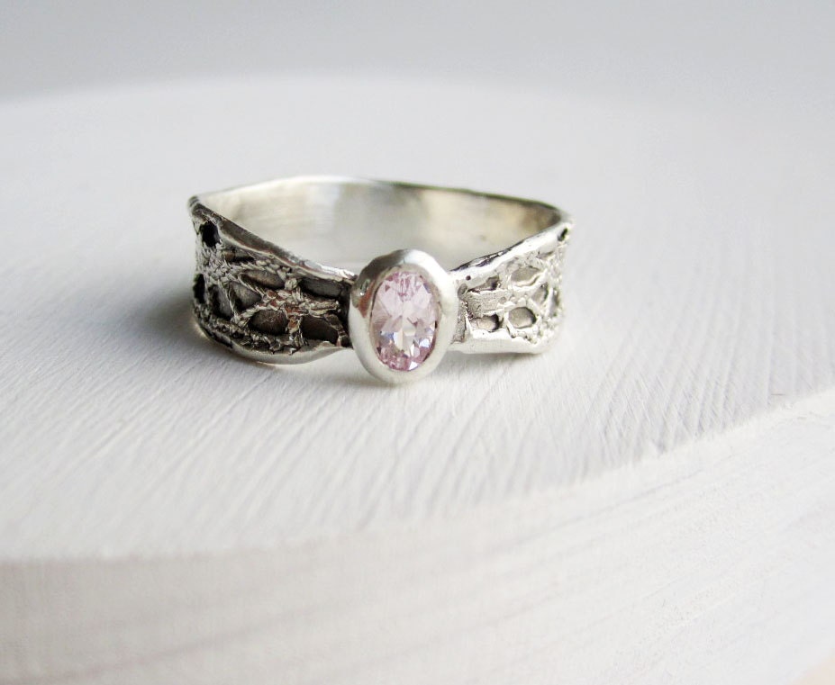 Silver Lace Bow Ring with Morganite