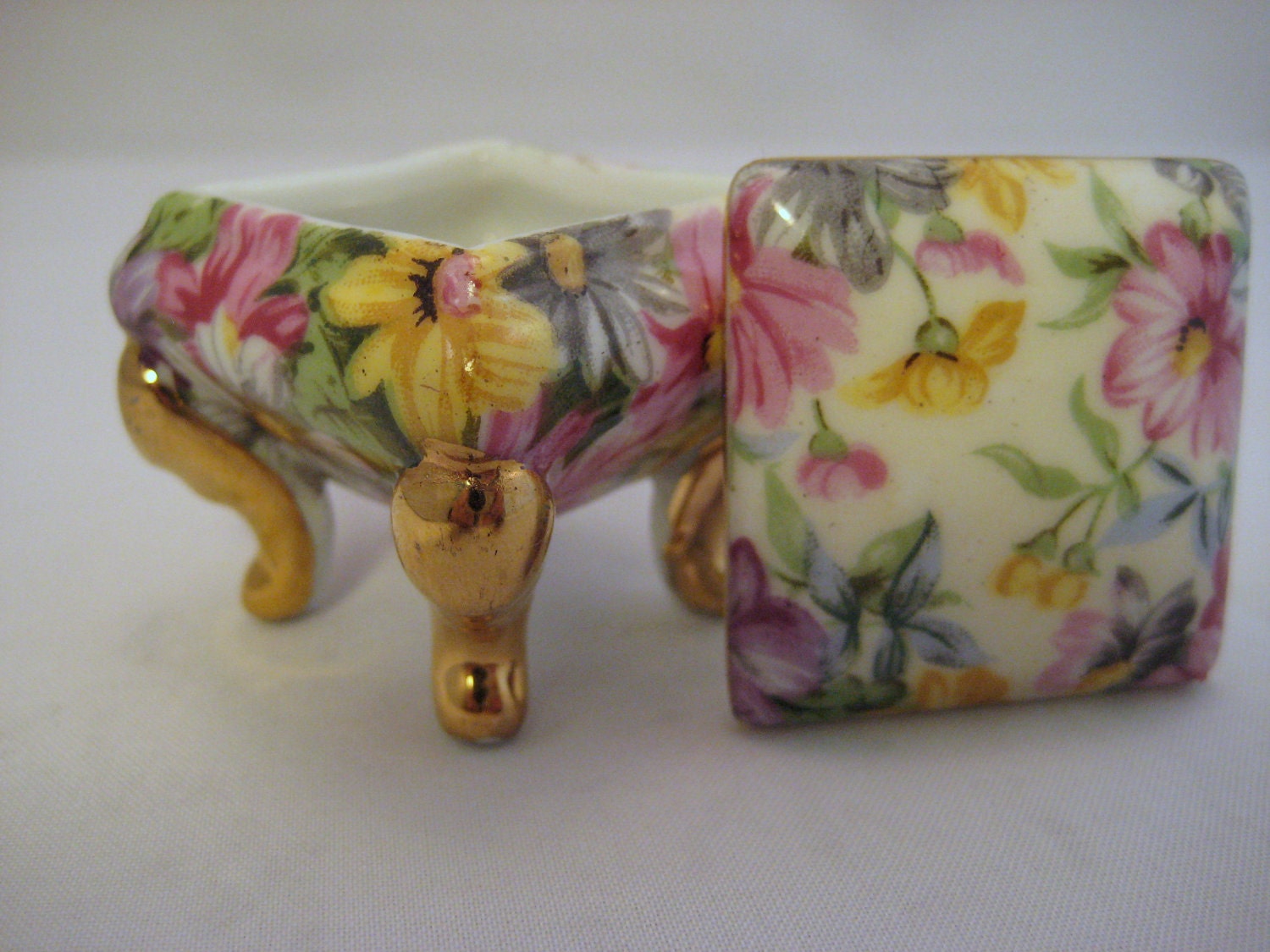 Trinket/Ring Box Porcelain Chintz Made in Japan