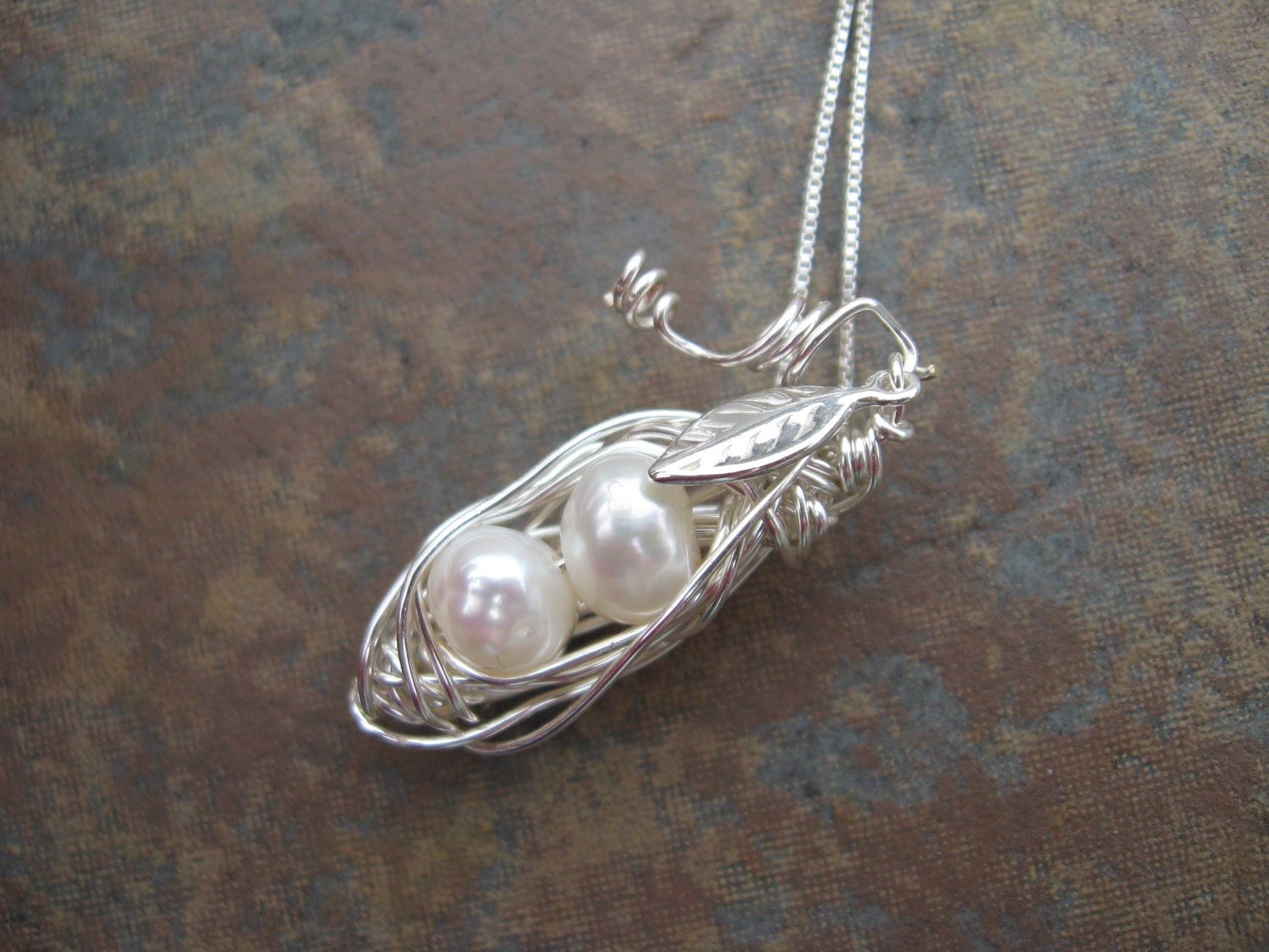 Mother's Pea Pod Silver Pendant