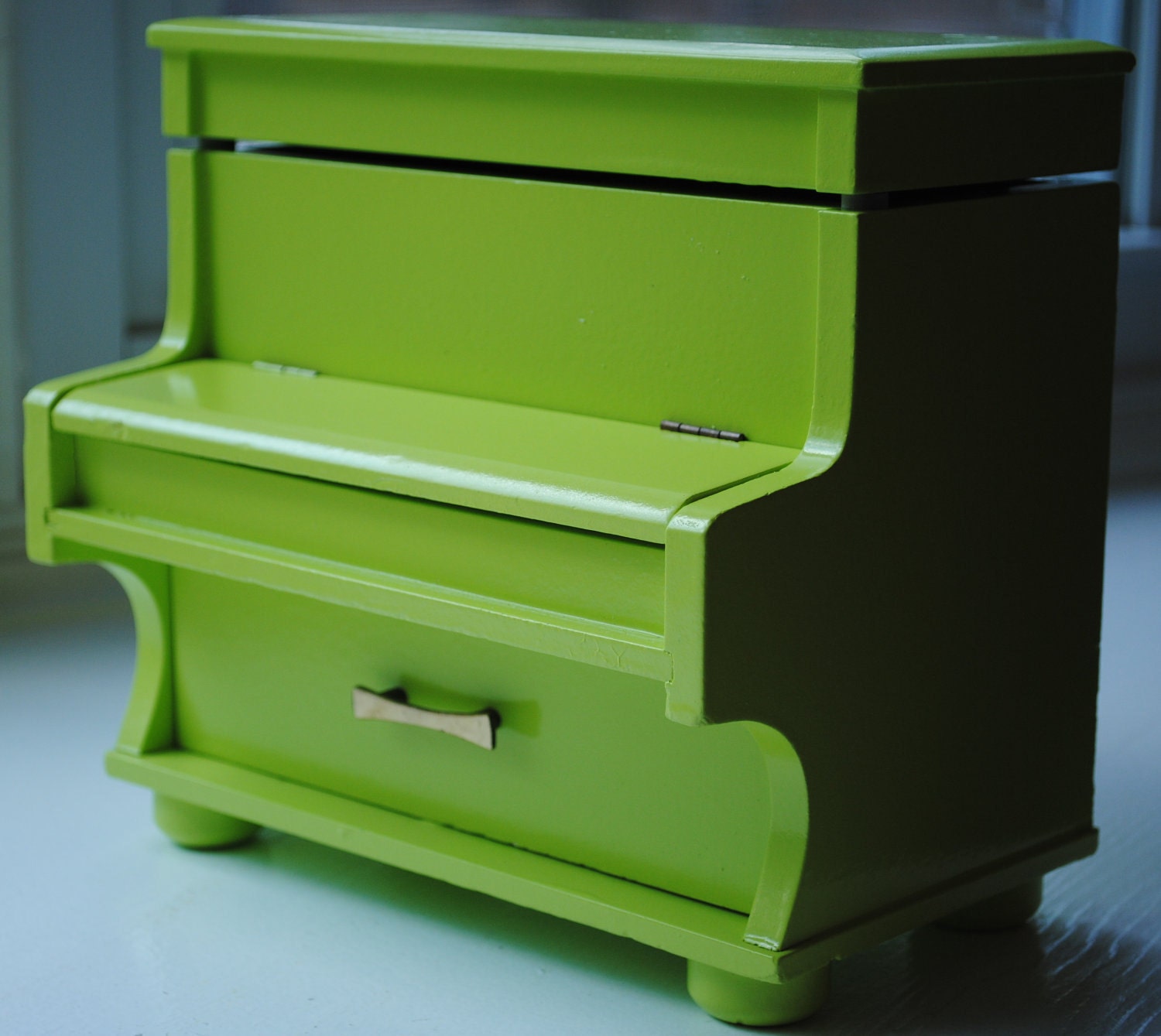 Glossy Key Lime Vintage Piano Music and Jewelry Box