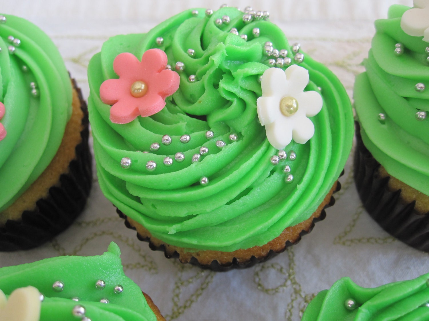 NEW FLOWER Primrose 5 petal Coral Flowers 3D 100% edible Cupcake & Cake Fondant Toppers