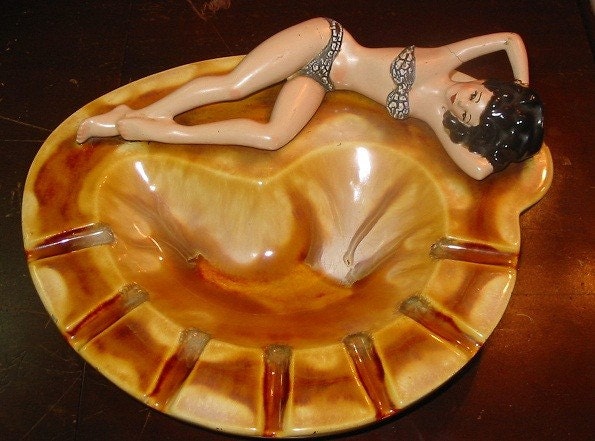 1955 Duncan Ceramic Pin-up Ashtray