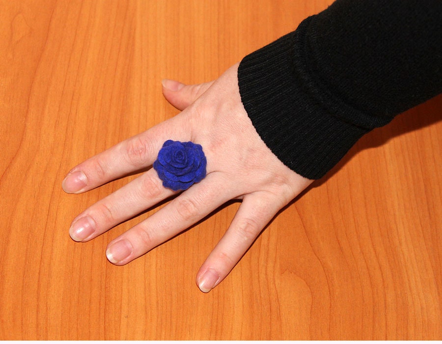 Felt Ring - Dark Blue Rose