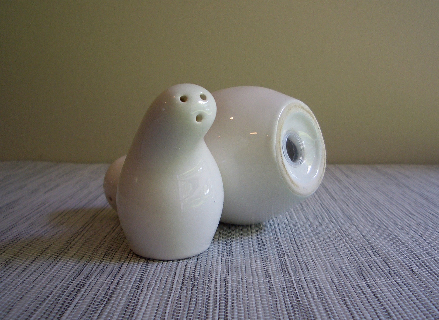 Eva Zeisel Shmoo Salt And Pepper Shakers - Mid Century Modern Red Wing Town And Country Line