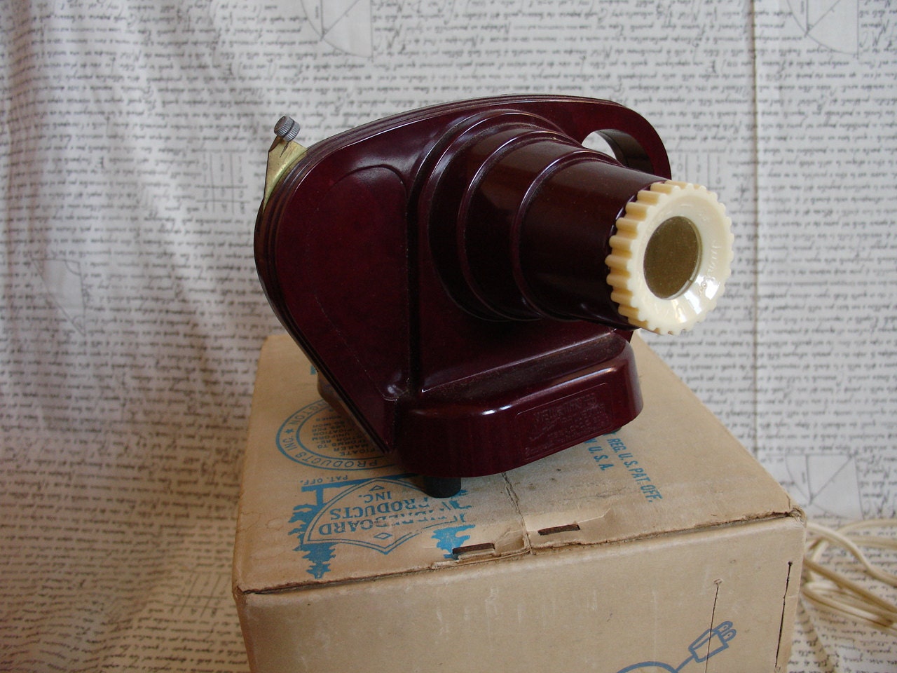 Vintage Viewmaster Junior Projector in Original Box