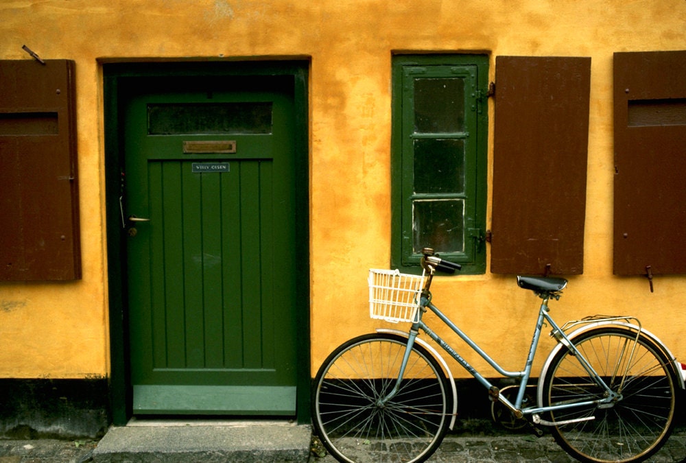 Copenhagen bicycle and house