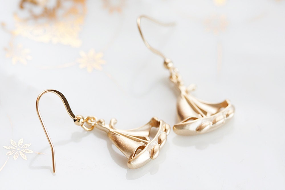Gold Boat Earrings Sail Boat Charms Nautical Sailboat Dangle Earrings Sailing Earrings Nautical Jewelry - E182