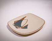 Stylish mid-century decorative plate in mint condition