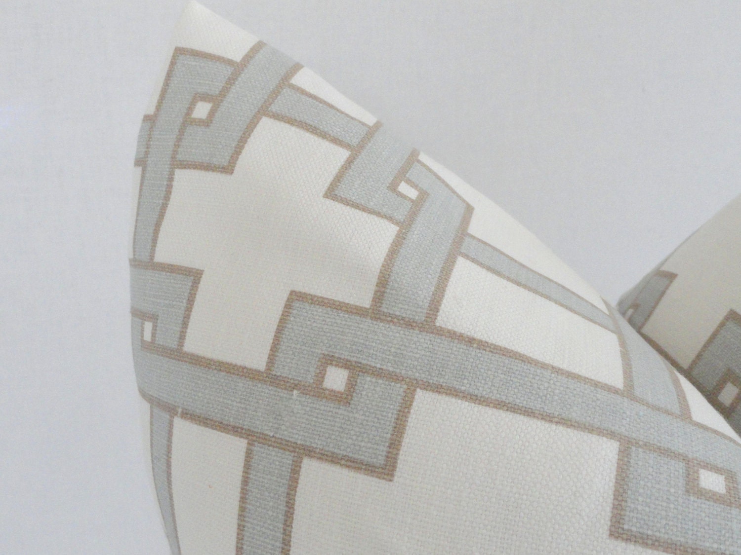Thom Filicia Citysquare Decorative Pillow Cover 18x18, 20x20, 22x22 or lumbar pillow, Accent Pillow, Toss Pillow, Pillow Cushion