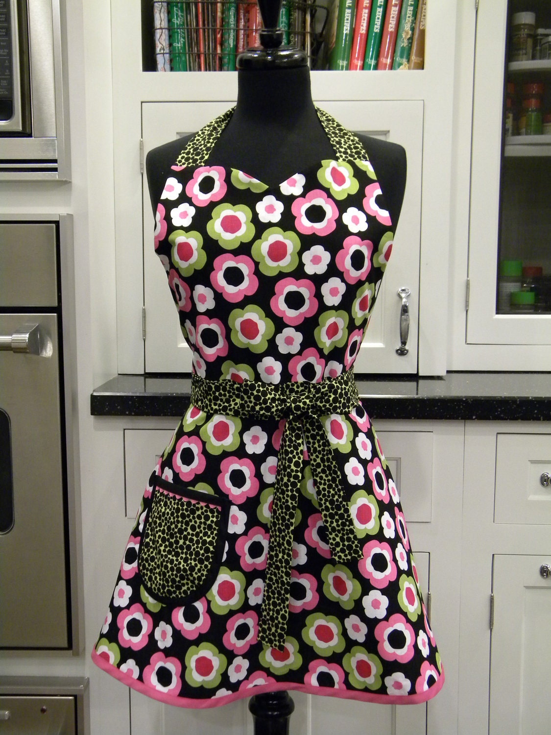 LAST ONE-Fun Flowery Full Sweetheart Apron