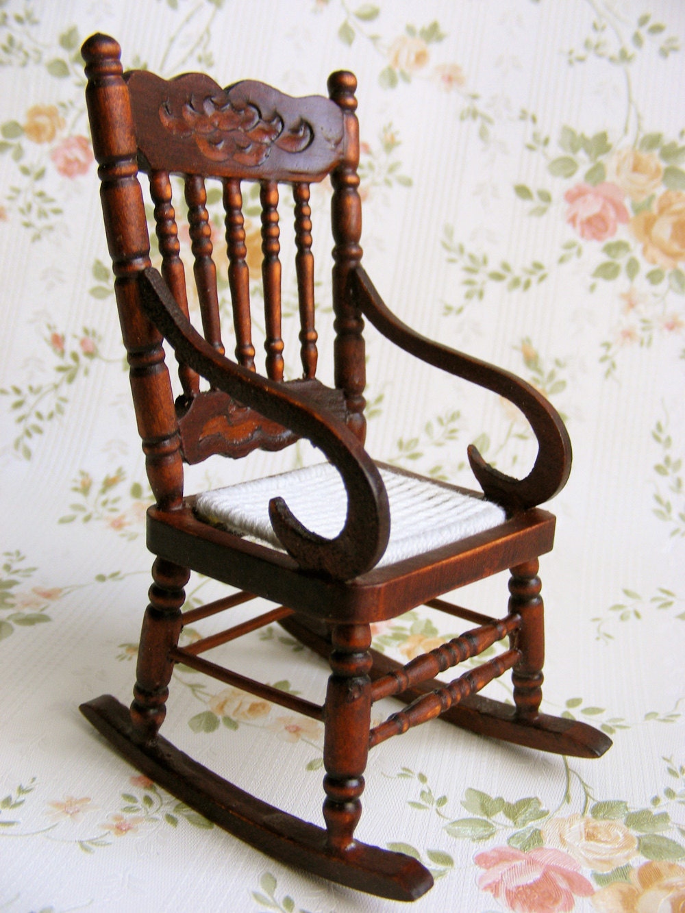 little rocking chair for dollhouse