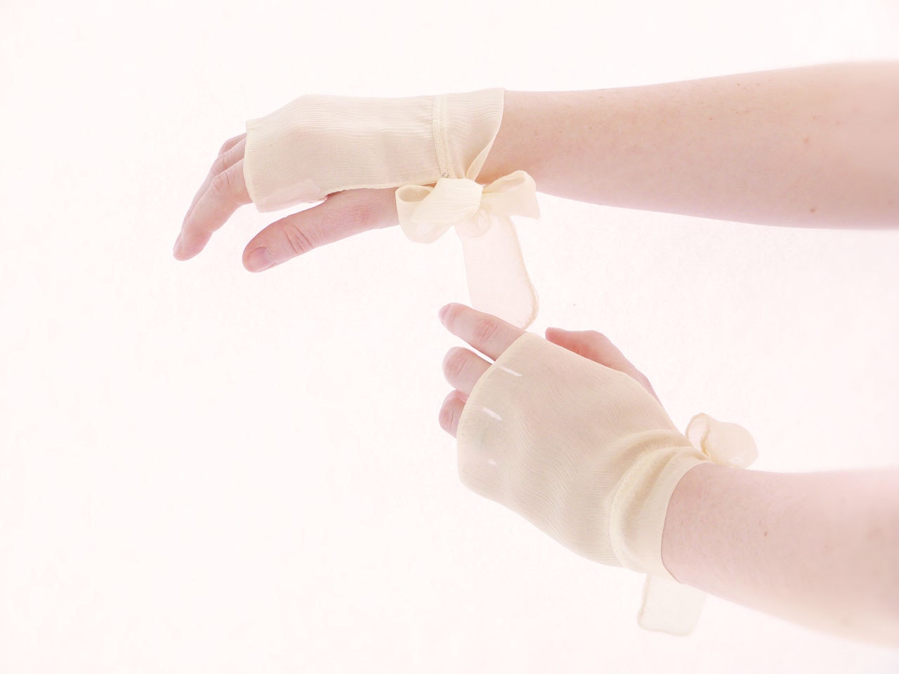Nude Fingerless gloves Bridal bow chiffon silk OOAK by Jye, Hand-made in France