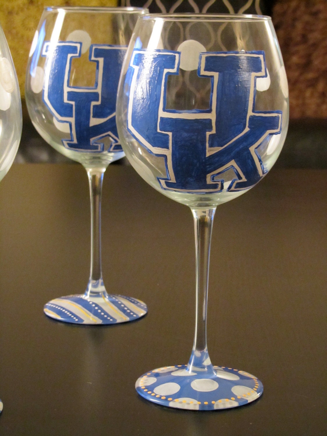 University of Kentucky Themed Polkadot UK Wine Glasses