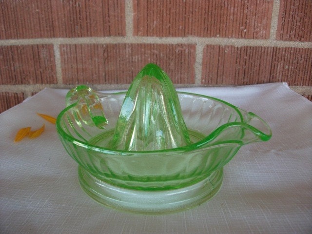 Vintage Vaseline Uranium Glass Juicer