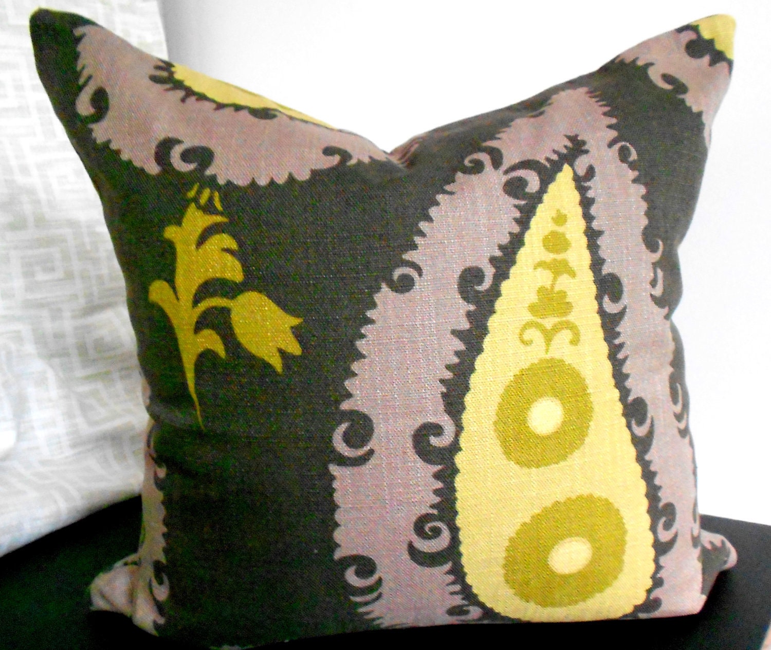 Duralee Large Paisley designer pillow cover 24 x 24