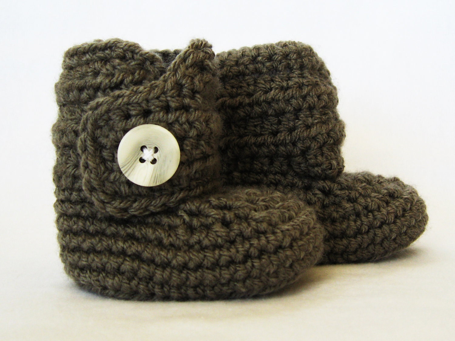 Baby CROCHET PATTERN Baby Button Boots (4 sizes included from newborn to 24 months) Instant Download