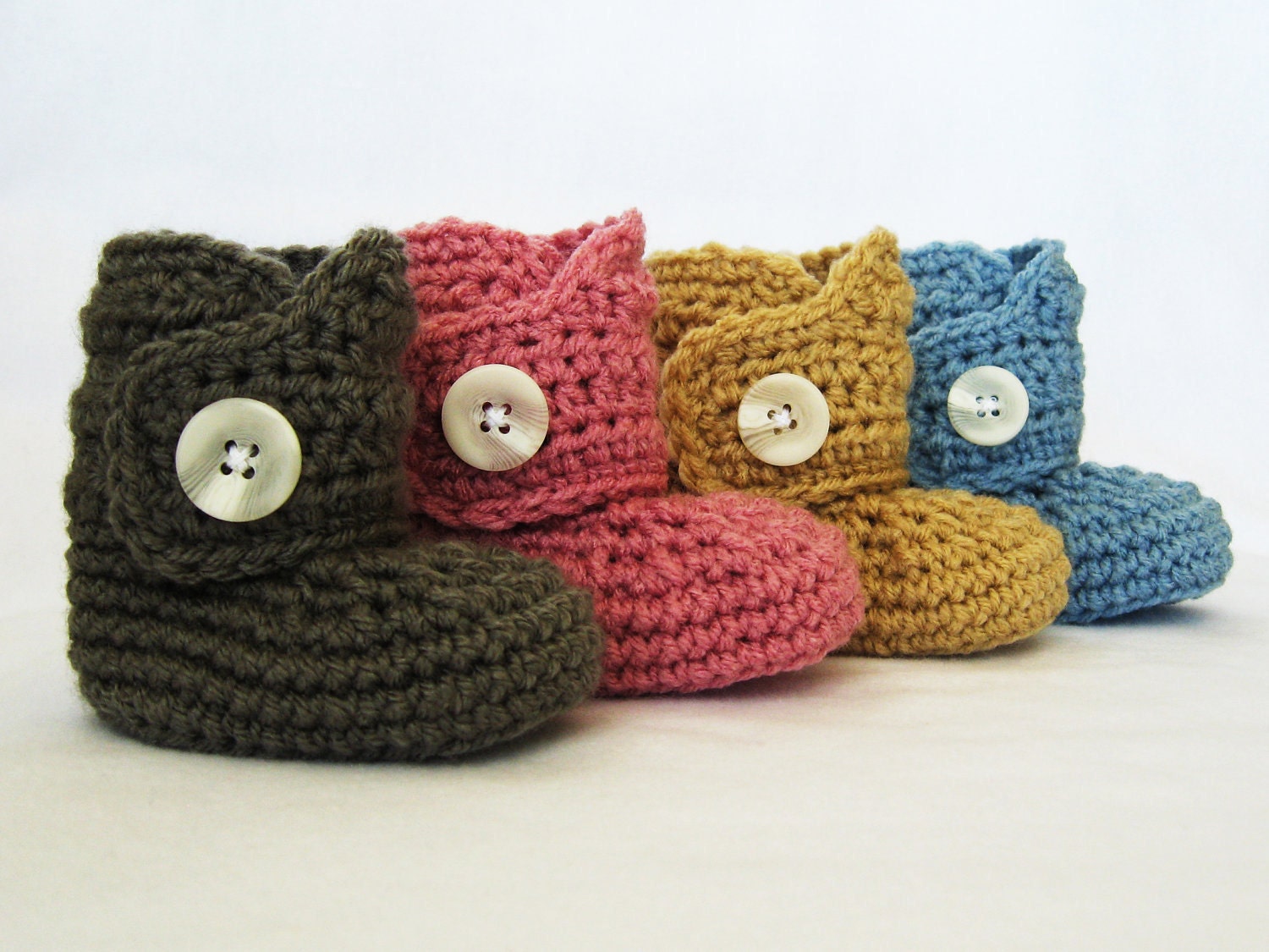 CROCHET PATTERN Baby Button Boots (4 sizes included from newborn-24 months) Instant Download